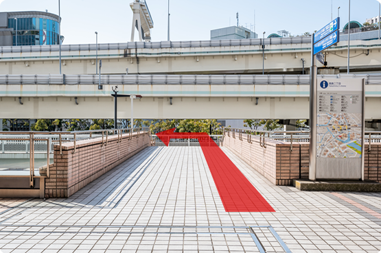 各集合場所から歩道橋へ