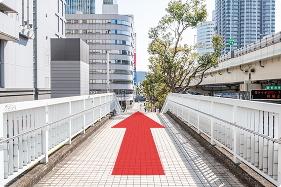 歩道橋から国道1号線へ